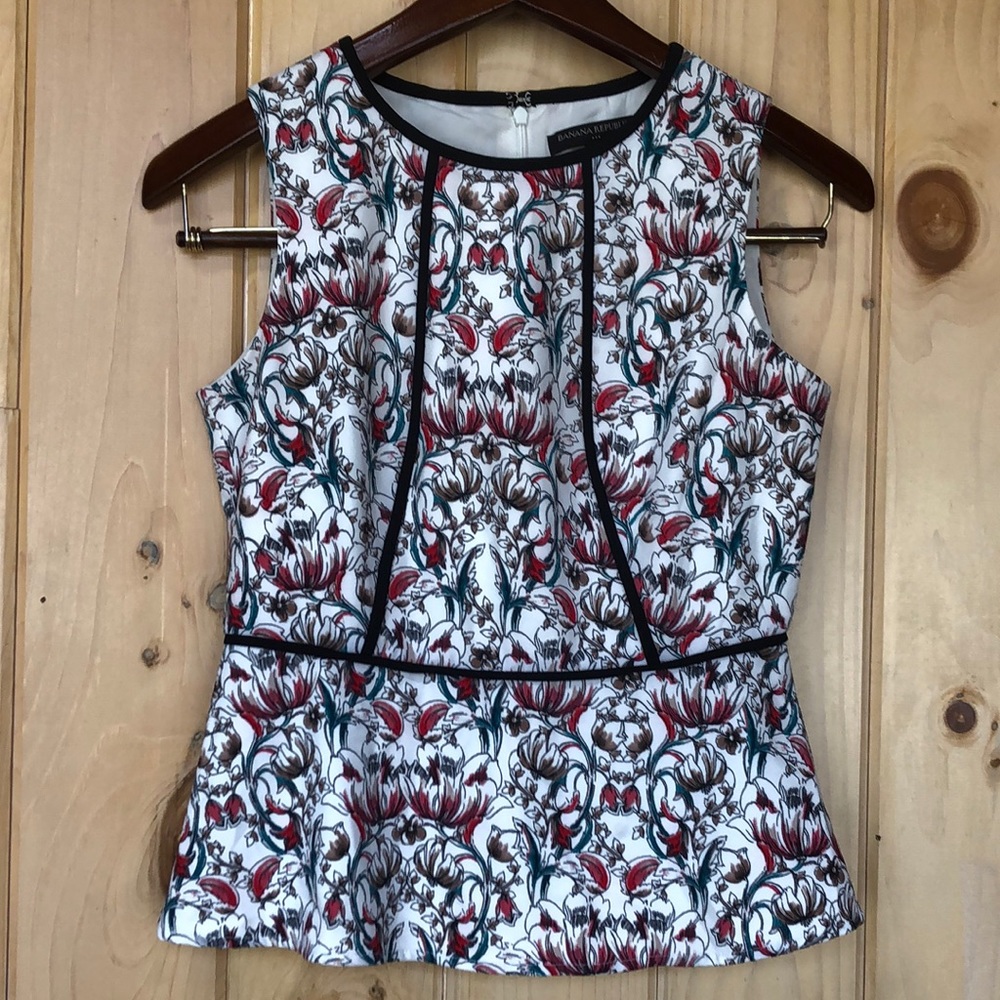 Banana Republic Sleeveless Blouse EUC size 2Petite